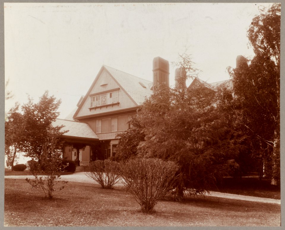 Roosevelt estate, Oyster Bay, N.Y. LCCN2009633172