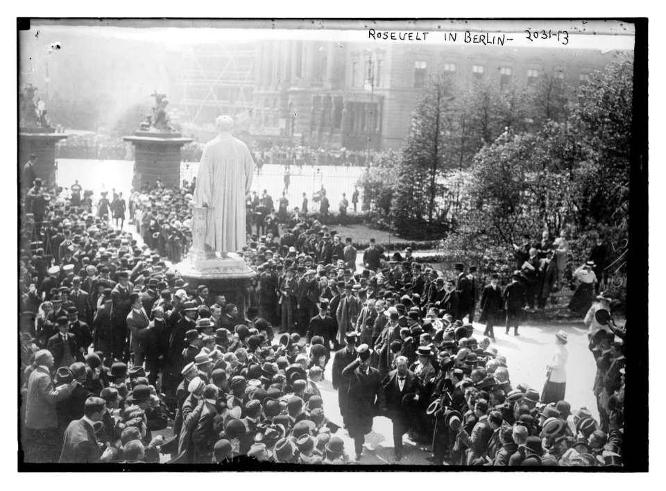 Roosevelt in Berlin LCCN2014688190