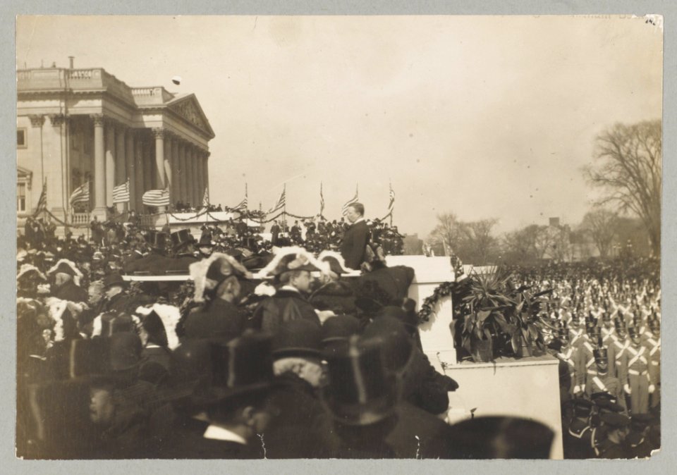 Roosevelt speaking LCCN2013650855