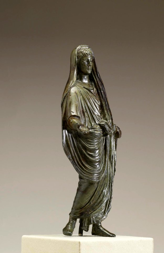 Roman - Genius Wearing a Toga - Walters 542329 - Three Quarter Right