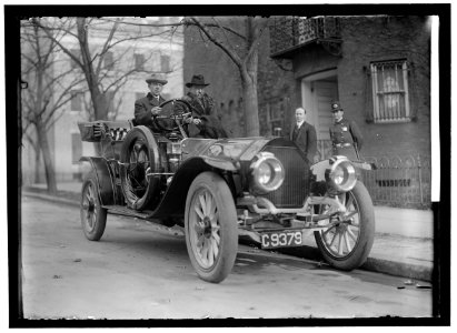 ROOSEVELT, THEODORE, IN AUTO LOC hec.06404