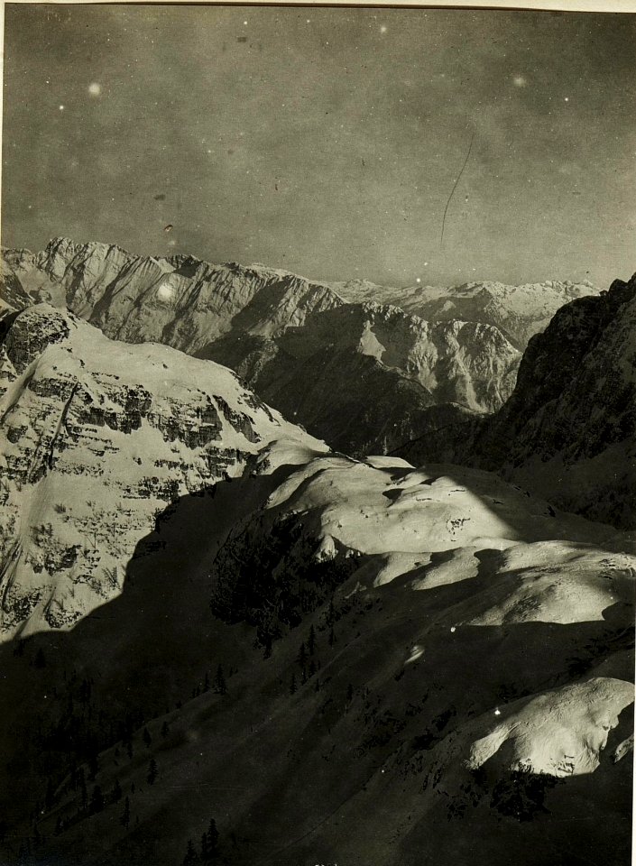 Rombon, Rombonhang, Obere Jama, Stpkt, Kleiner Schlicht von der Feldwetterstation aus. (28-2.1917.) (BildID 15499091)