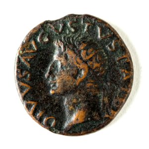Romerskt bronsmynt med Tiberius, 16-22 - Skoklosters slott - 110687