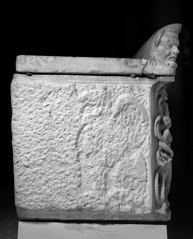 Roman - Sarcophagus with the Triumph of Dionysus - Walters 2331 - Right