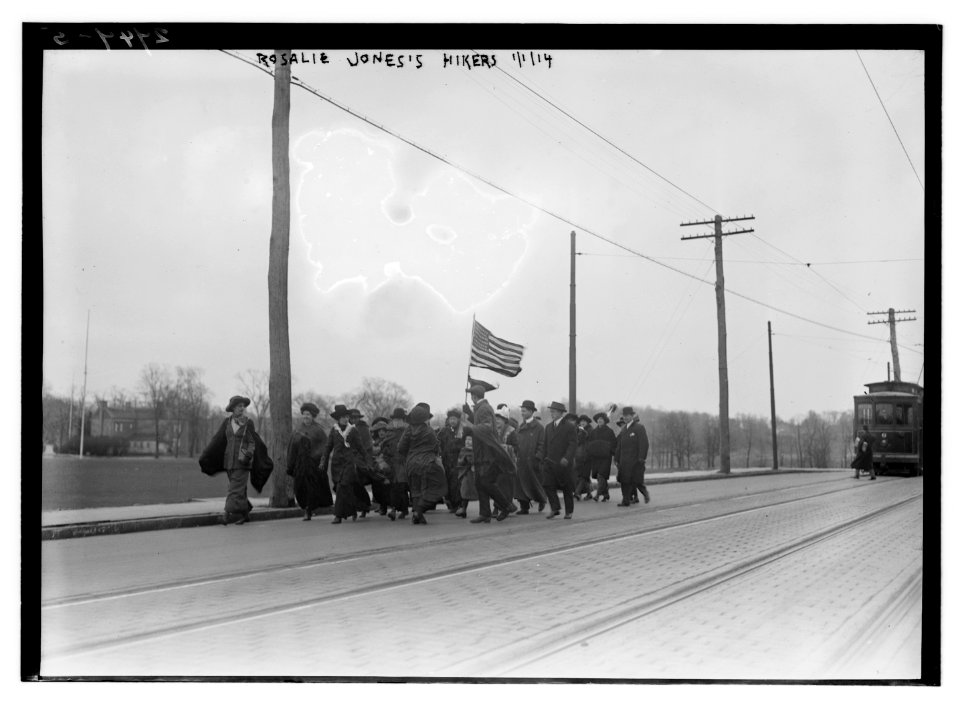 Rosalie Jones' Army (Suffragettes) (hiking) LCCN2014695097