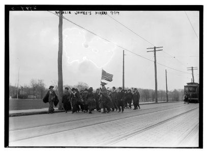 Rosalie Jones' Army (Suffragettes) (hiking) LCCN2014695097