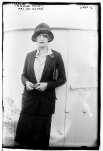 Rosamond Pinchot, Mrs. Wm. Gaston LCCN2014718812