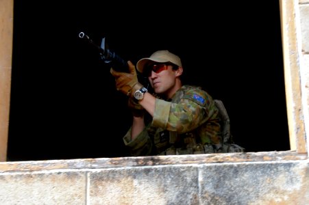Room clearing exercises, RIMPAC 2014 140703-N-TM257-152