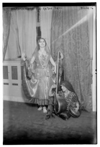 Roshanara & Ratan Devi LCCN2014704683