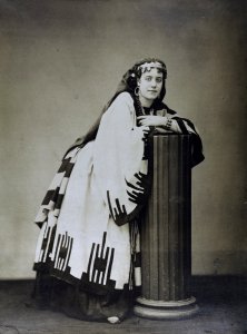 Rosine Bloch dans le rôle d'Azucena, dans Le Trouvère de Giuseppe Verdi - Pierre Petit - 1865