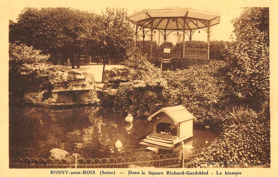 Rosny-sous-Bois.Square Richard-Gardebled.Kiosque.Bassin