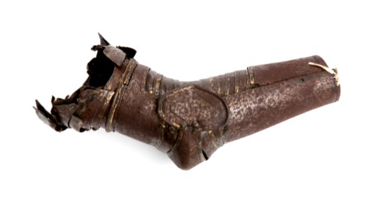 Rostig armskena, 1700-talets slut - Livrustkammaren - 107136