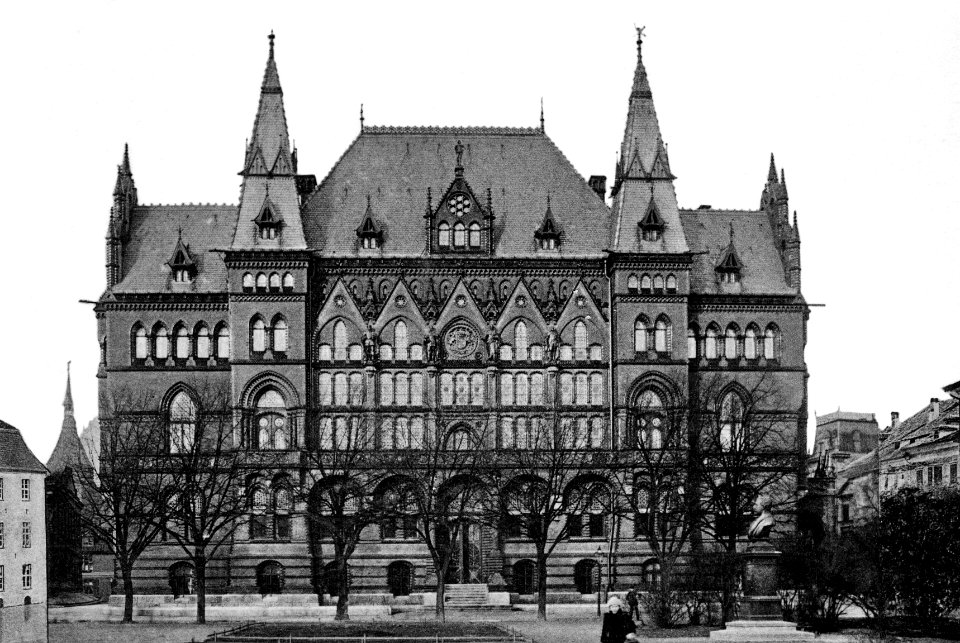 Rostock Ständehaus Denkmal Paul Pogge