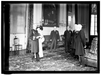 ROSTRON, ARTHUR H., CAPT. OF CUNARD LINER, 'CARPATHIA;' BRYCE, JAMES, AMBASSADOR FROM GREAT BRITAIN. TITANIC MEDAL TO ROSTRON LCCN2016864364