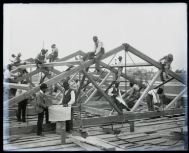 Roof construction by students at Tuskegee Institute photo