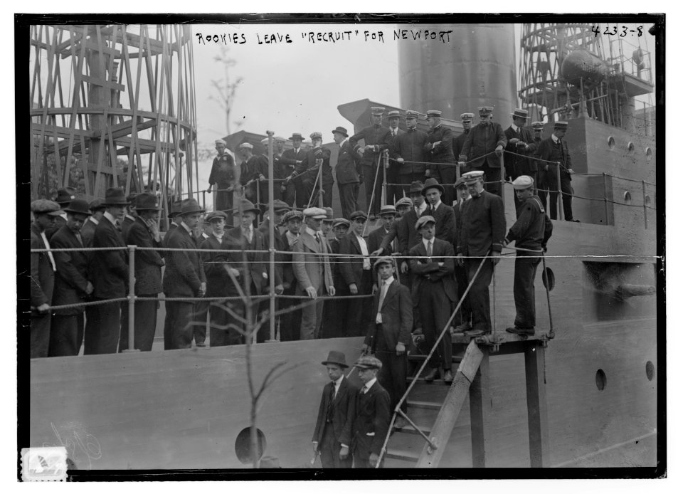 Rookies leave RECRUIT for Newport LCCN2014704767