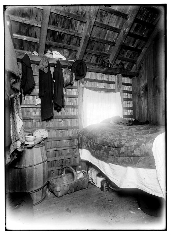 Room 75, Shanty 4, Cranberry pickers Paulo Biniristo and wife live here. Settlement called Rome, on Whites Bog, Browns Mills, N.J. 4 sons live in next room. Note the bread and other food LOC nclc.05453