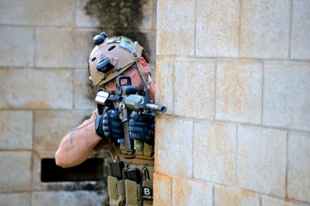 Room clearing exercises, RIMPAC 2014 140703-N-TM257-250