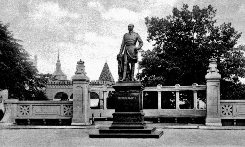 Rostock Denkmal Friedrich Franz III (2)