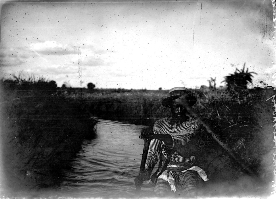 Rorgängare i båten. Ambodimoly. Madagaskar - SMVK - 021900