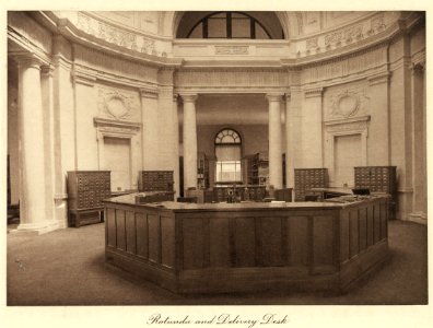 Rotunda and delivery desk LCCN2007682647