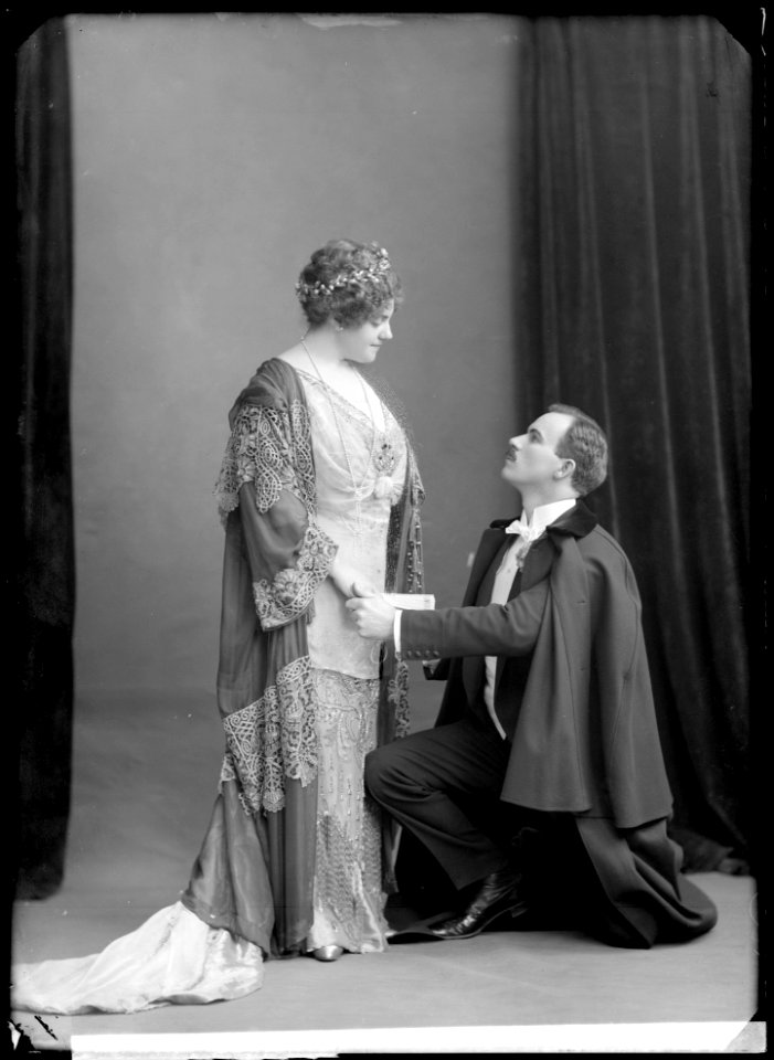 Rosa Grünberg and Teodor Ullman in Eva at Oscarsteatern 1912 - SMV - NG014