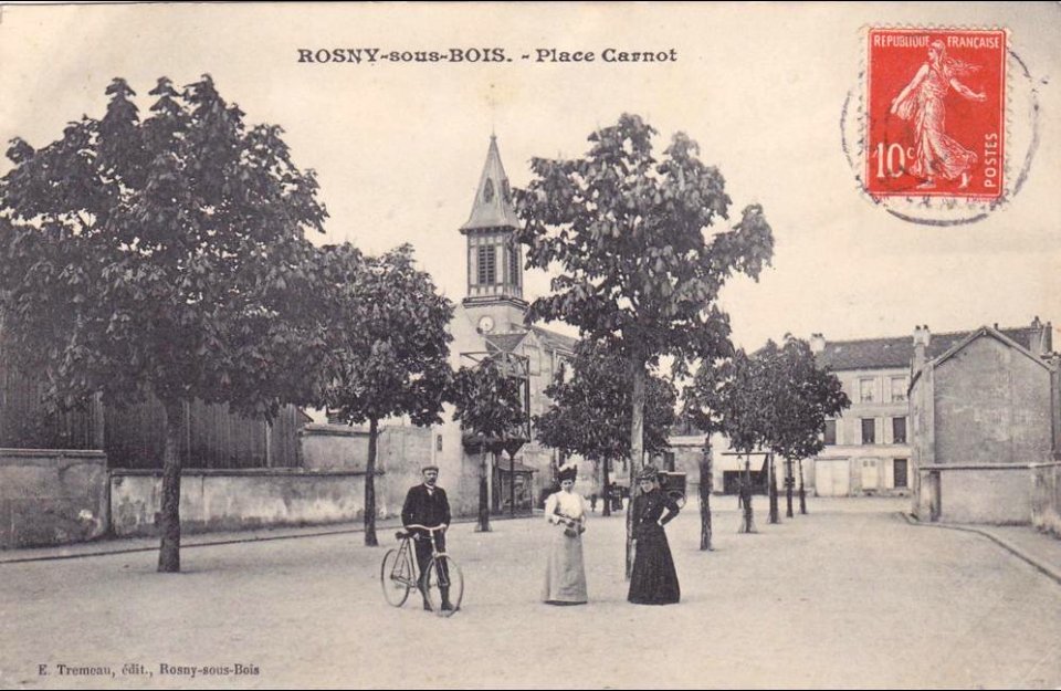 Rosny-sous-Bois.Place Carnot.Église Sainte-Geneviève