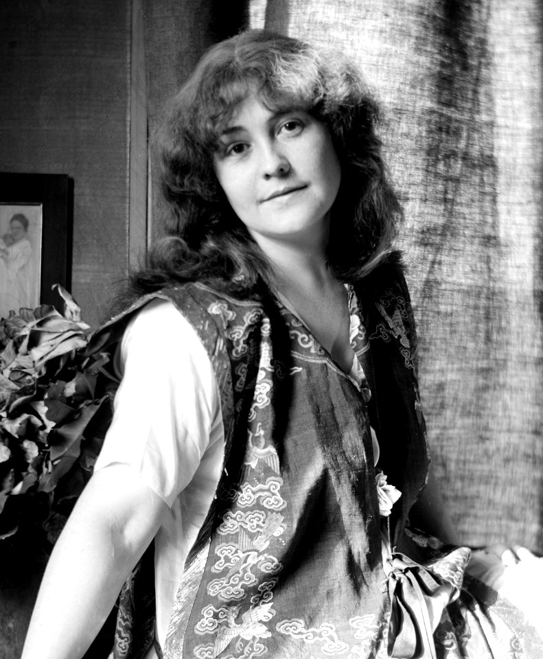 Rose O'Neill by Gertrude Käsebier crop