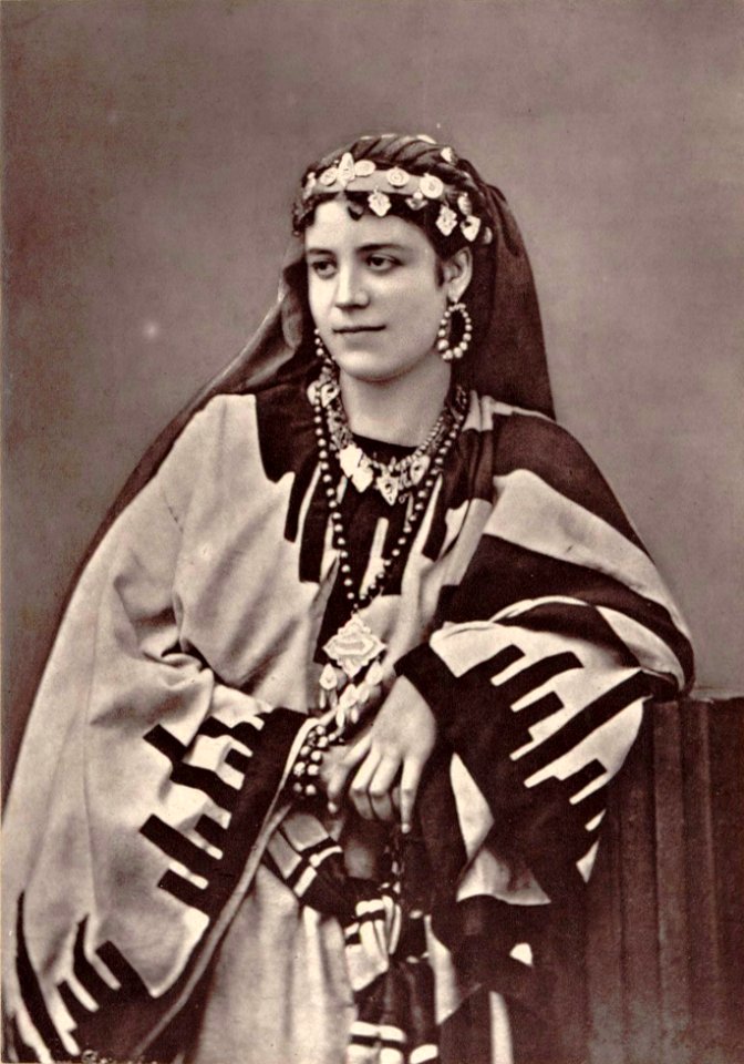 Rosine Bloch in costume - Gallica