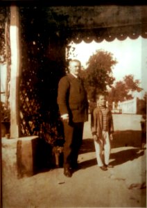 Rowley Lascelles Ward and his eldest son at Giddha Pahar house