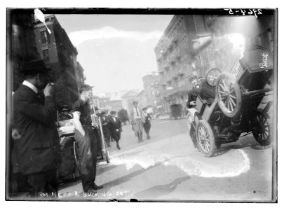 Roy Repp & bucking auto LCCN2014695220