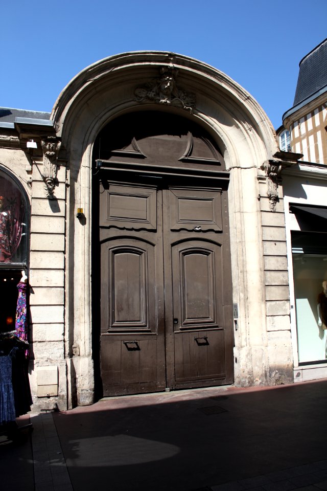 Rouen - 15 rue Beauvoisine - portail 01