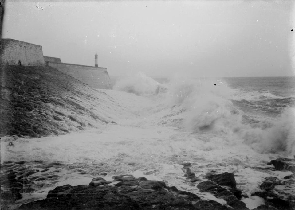 Rough Sea, Porthcawl (4641323)