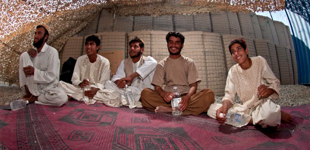 Royal military police train Afghan local police in Lashkar Gah 110720-N-TH989-062