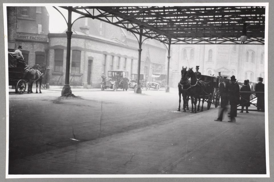 Royal carriage to meet T. R. Roosevelt. London, England LCCN2013651179