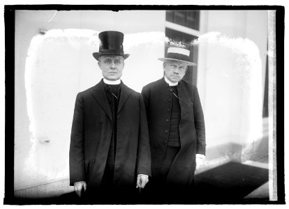 Rt. Rev. Wm. T. Manning & Bishop Harding, 5-19-22 LCCN2016846354