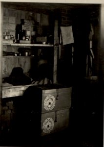 Rudnigsattel Hilfsplatz + 1962, Ordinationszimmer mit Labekisten vom Roten Kreuz. (BildID 15471373)