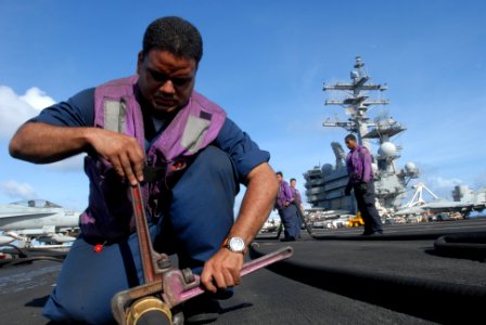 Routine maintenance aboard USS Ronald Reagan DVIDS127139