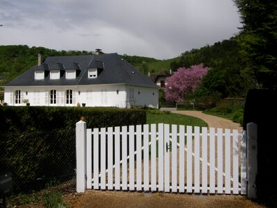 Entrance fence residential