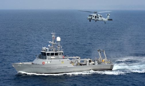 RSC-1 exercising with a helicopter
