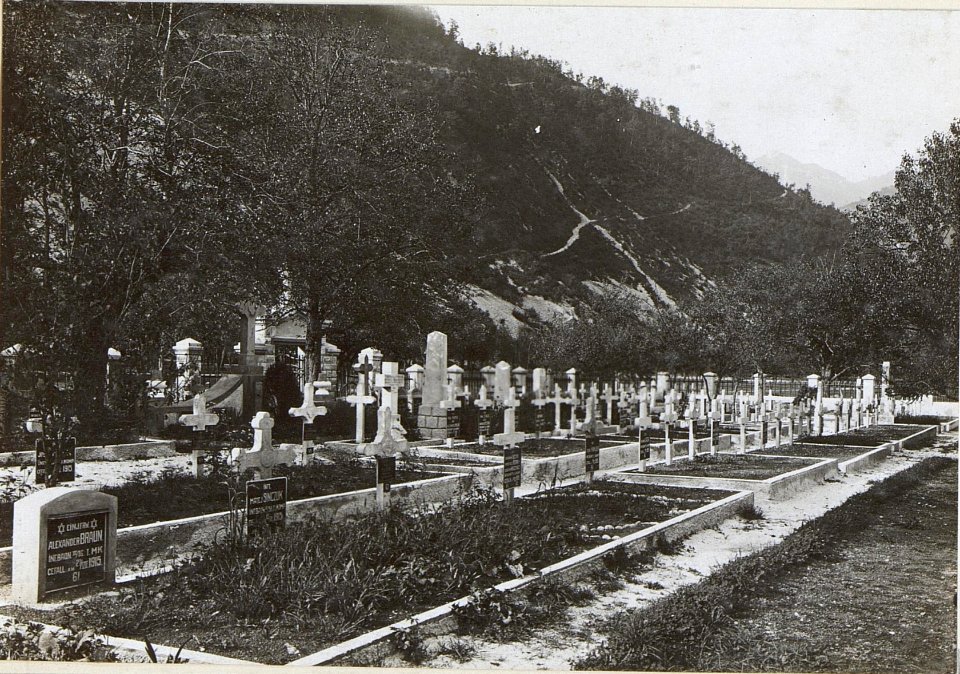 Ruhestätte der Helden von St.Luzia in Modreci.(Innenansicht) (BildID 15597000)