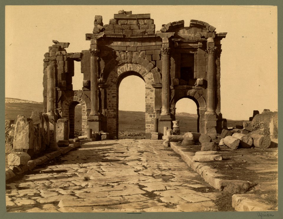 Ruines Romaines de Thamugas. L'Arc de Triomphe - ND Phot. LCCN2004665075
