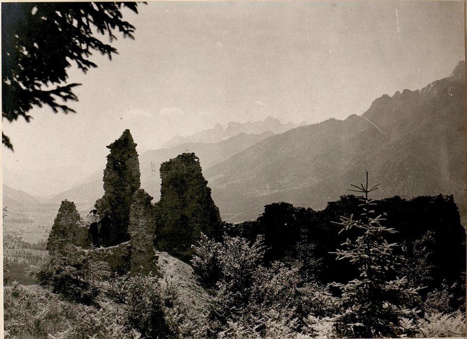 Ruine Weissenfels. (30-6.1917.) (BildID 15799370)