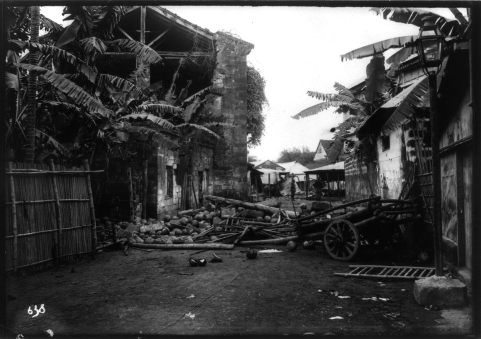 Ruined village LCCN2002737217