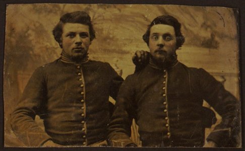 Ruben Farwell (right) and an unidentified man, half-length studio portrait, facing front, wearing military uniforms LCCN2005677243