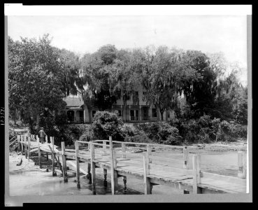 Ruins of old boat landing Compte De Tallyrand Villa LCCN99406635