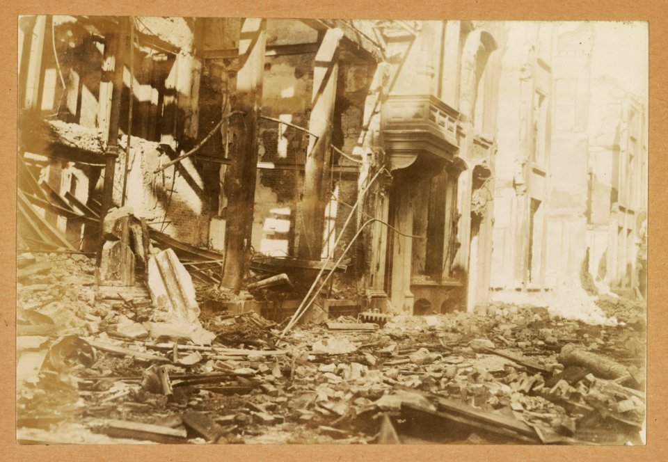 Ruins of Antwerp after German bombardment LCCN2015645633