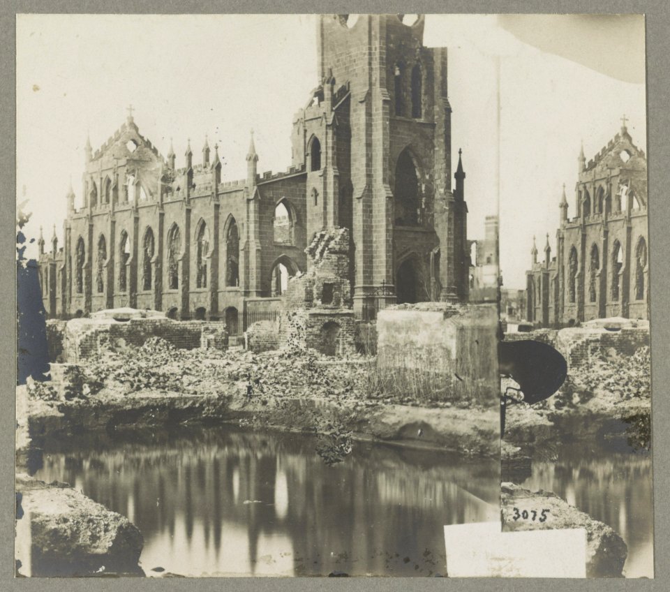 Ruins of Catholic Cathedral, Charleston, S.C., April, 1865 LCCN2014645942