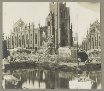 Ruins of Catholic Cathedral, Charleston, S.C., April, 1865 LCCN2014645942