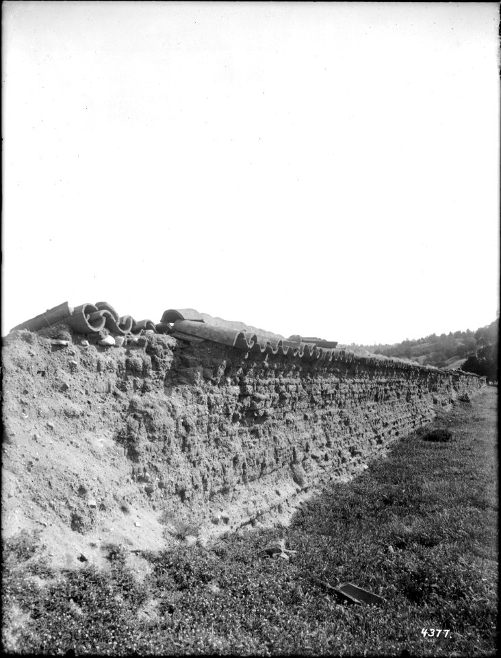 Ruins of an adobe wall at Mission San Antonio de Padua, California, ca.1906 (CHS-4377)